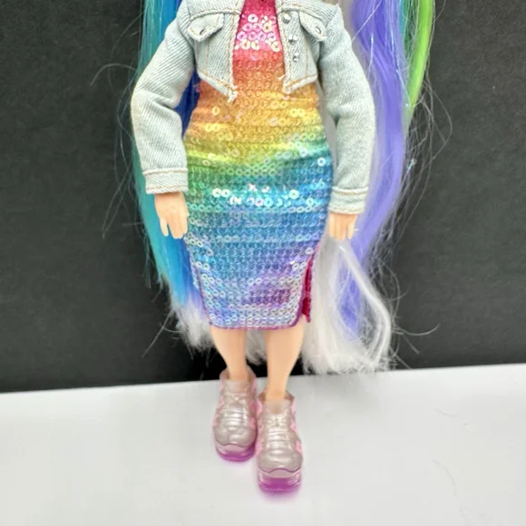 Rainbow High Amaya Raine Rainbow Glitter World Shimmer Posable Fashion Doll 2019 - Picture 3 of 7